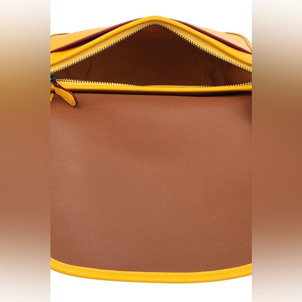 Coach limited Edirion Patricia Saddle Glove With Mickey Crossbody Banana… - Picture 14 of 15